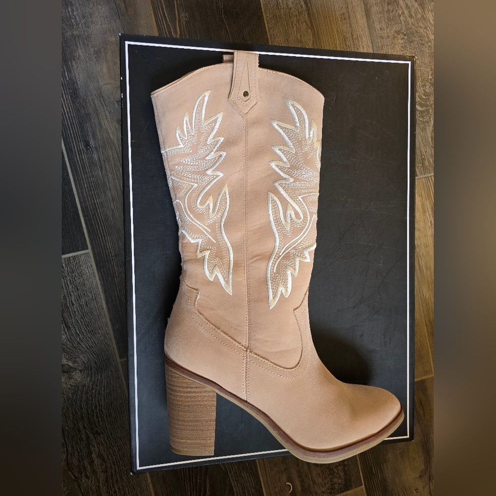 Mia Boots